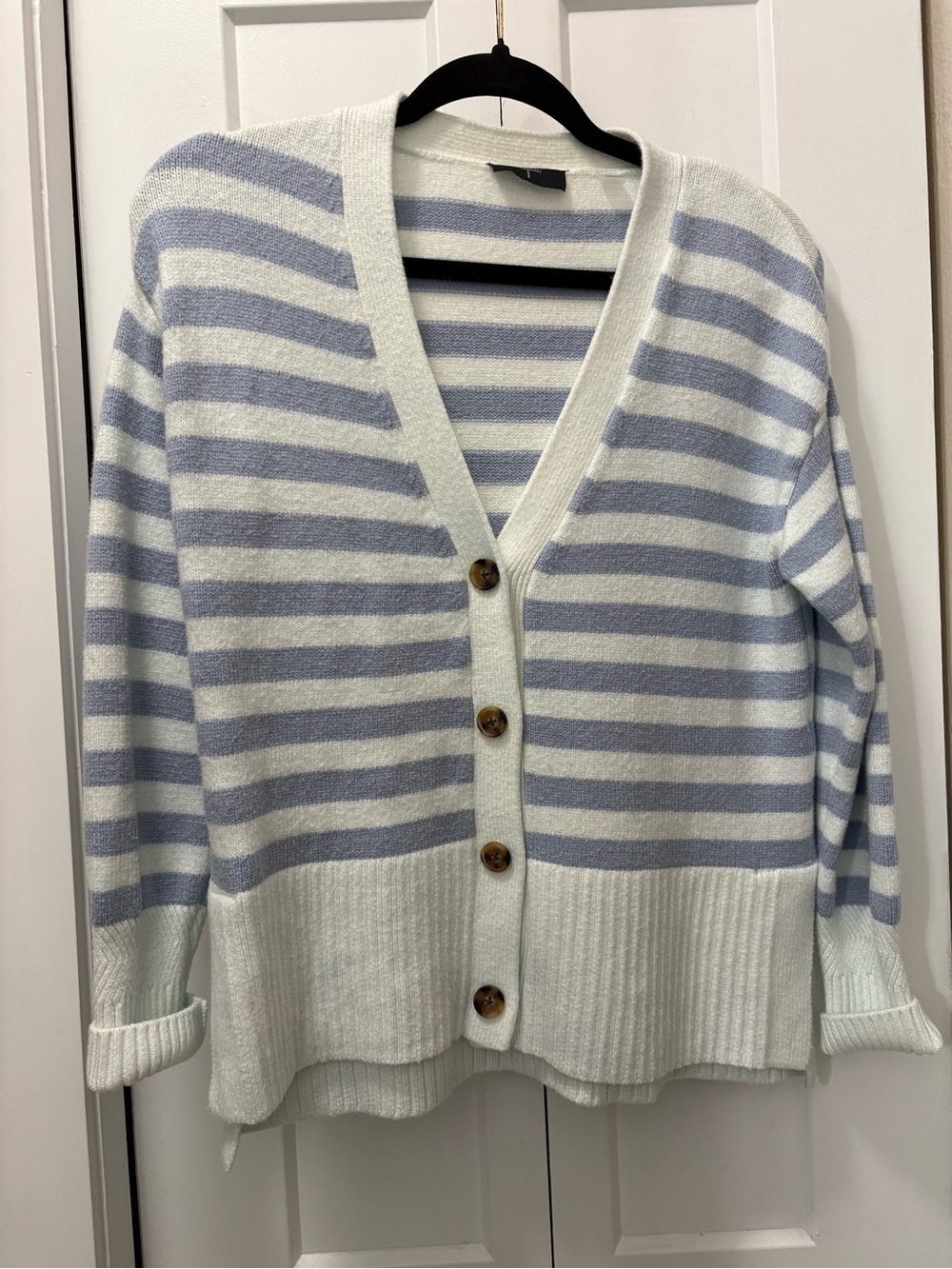 T Tahari Light Blue & White Striped preppy V-Neck Button Cardigan
